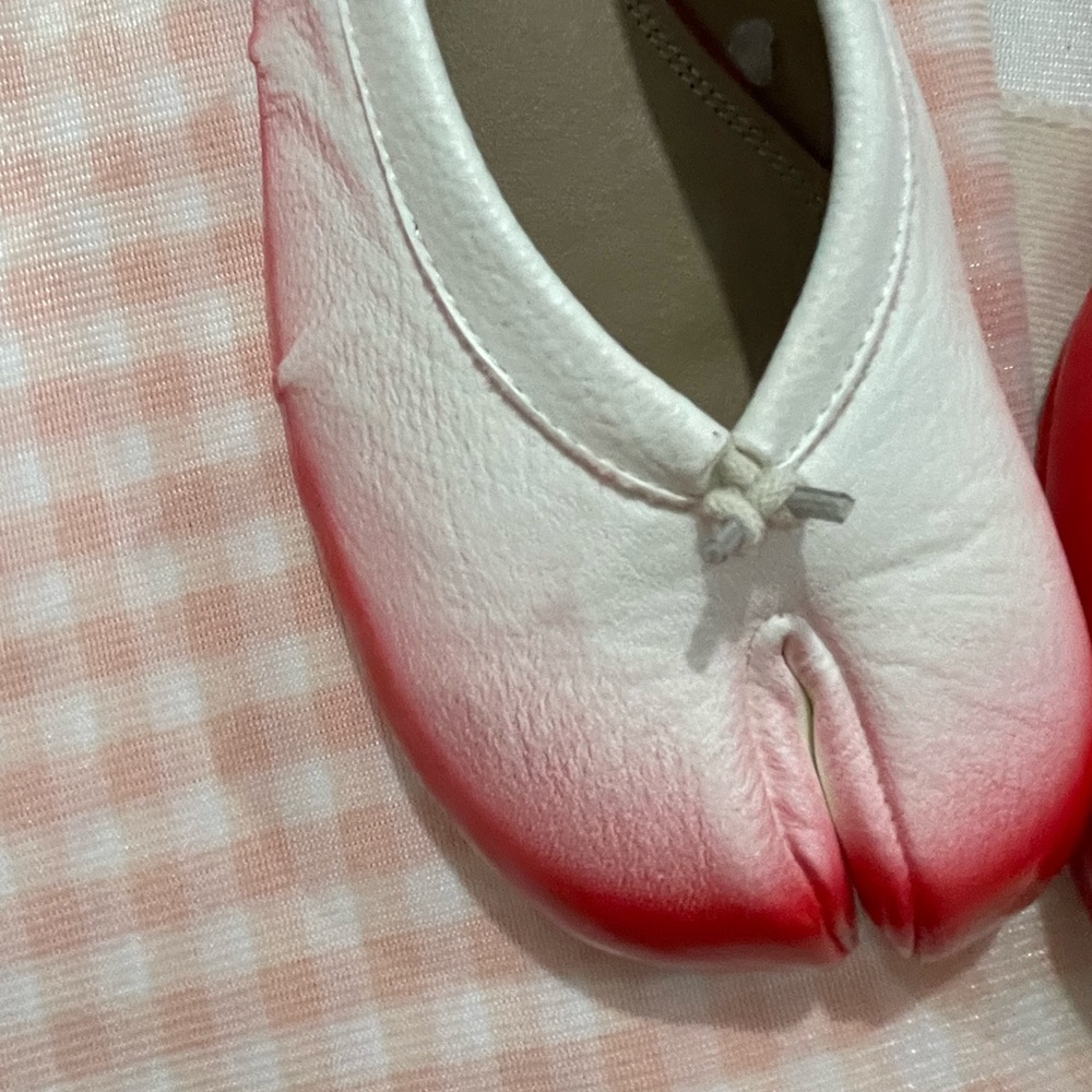 Maison Martin Margiela White-to-Pink Dip Tabi Ballet Flats - Picture 3 of 11